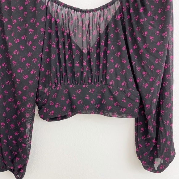 Free People Boho Black Floral Cropped Long Sleeve Top Size Medium - Picture 12 of 16